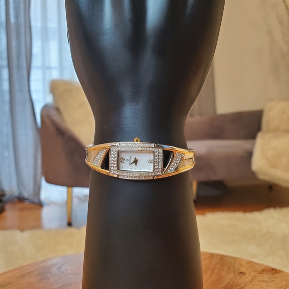 Bulova Gold and Silver Women's Watch - Picture 6 of 6